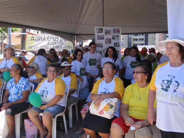 Centenas de idosos acompanharam as atividades da abertura da Semana do Idoso na Orla. (Foto: Rivângela Gomes/G1) (Foto: Rivângela Gomes/G1)