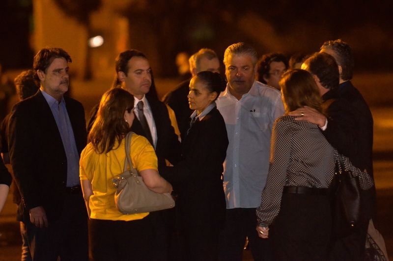 Marina Silva, familiares e amigos de Eduardo Campos chegam a Recife para o velório do candidato