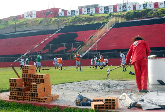 Treino do Vitória; Barradão em obras (Foto: Eric Luis Carvalho) Treino do Vitória; Barradão em obras (Foto: Eric Luis Carvalho)