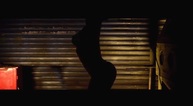 Mulher melancia em ensaio sensual