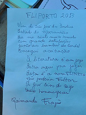 Raimunda Frazão improvisou poema assim que chegou a Olinda (Foto: Katherine Coutinho / G1)