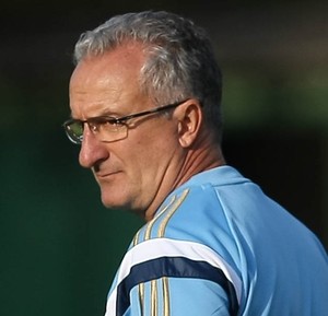 Com virose, Lúcio é baixa; Dorival fala em desconforto por deixá-lo na reserva