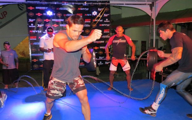 Rodrigo Damm, Ronaldo Jacaré e Erick Silva MMA treino (Foto: Alexandre Fernandes)