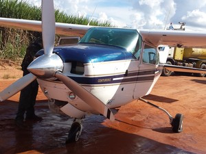 Avião foi interceptado na zona rural de Getulina  (Foto: Divulgação/ Polícia Federal)