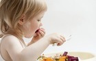 Quando seu filho vai comer com talheres? Veja dicas e desafios (Thinkstock)