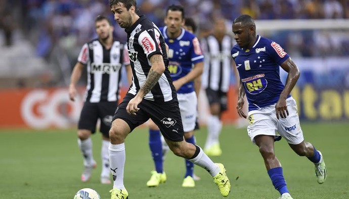 Lucas Pratto e Willians (Foto: Douglas Magno) Lucas Pratto e Willians (Foto: Douglas Magno)