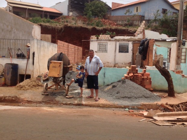 Casa do servente de pedreiro Benedito Costa ficou totalmente destruída (Foto: Jéssica Pimentel / G1)