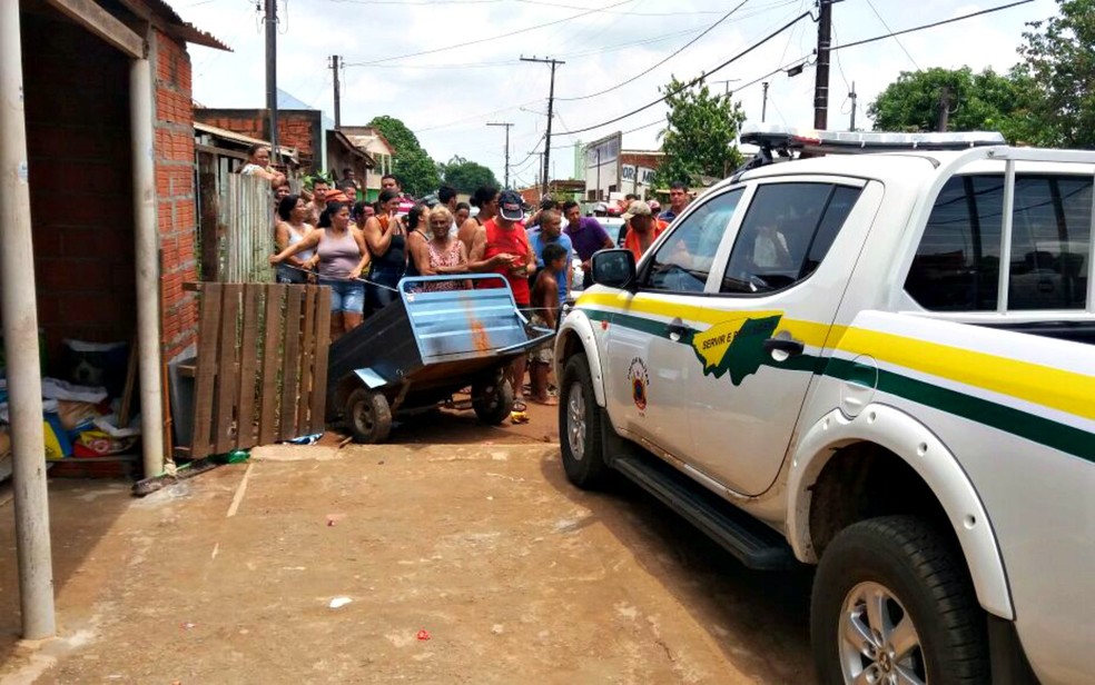 Delegado diz que DHPP possui equipe de plantão 24 horas  (Foto: Iryá Rodrigues/G1)