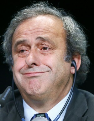 Platini concede coletiva após reunião com Baltter (Foto: Ruben Sprich/ Reuters)