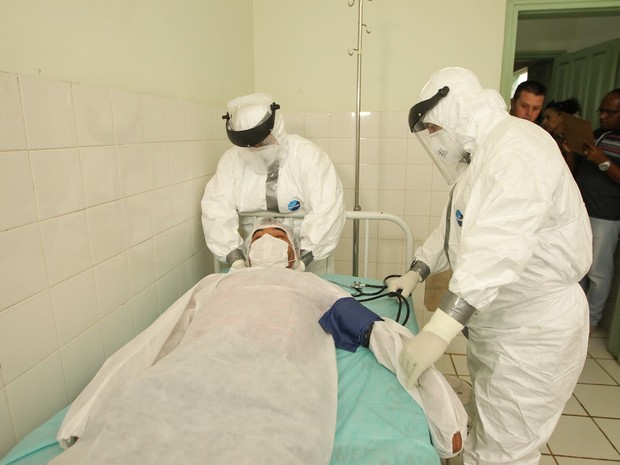 Ministério da Saúde simulou atendimento a suspeito de ebola na fronteira (Foto: Diego Gurgel/ Secom Acre)