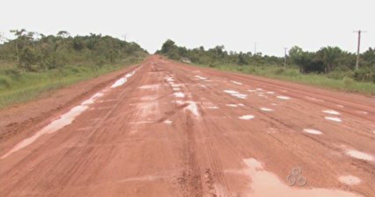 G1 Moradores de Caroebe reclamam de estrada intransitável, em Roraima