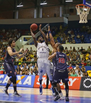 Mogi das Cruzes x Franca NBB basquete (Foto: Antonio Penedo/Mogi-Helbor)