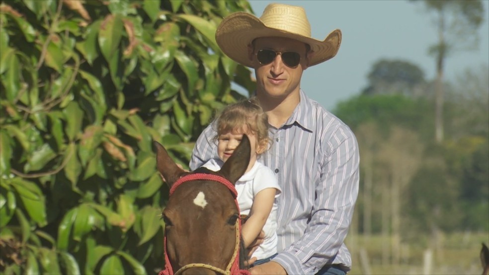 V&aacute;rias fam&iacute;lias participam da cavalgada (Foto: Rede Amaz&ocirc;nica/Rede Amaz&ocirc;nica)