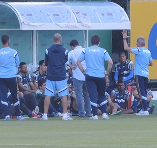 Início ruim no Brasileirão pressiona Oswaldo e elenco do Palmeiras