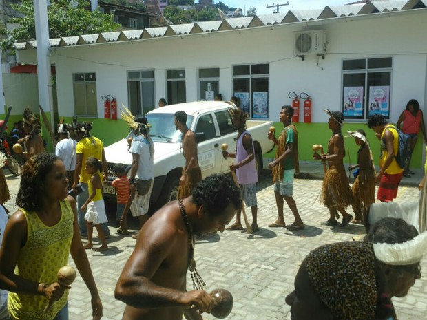 Índios Tupinambás ocupam sede da SESAI em Ilhéus (Foto:  José Sival Teixeira de Magalhães)