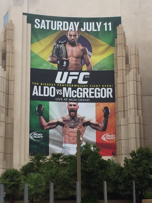 Pôster José Aldo Conor McGregor UFC 189 MGM Grand (Foto: Evelyn Rodrigues)