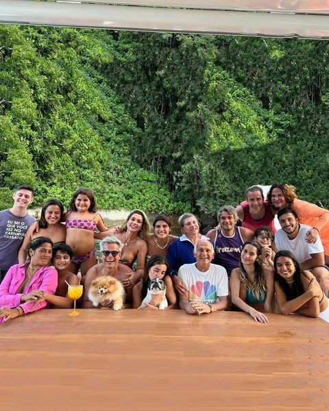 Flávia Alessandra reúne família (Foto: Instagram)
