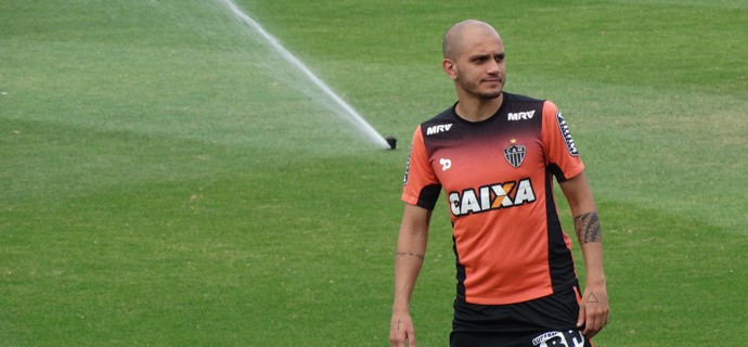 Fábio Santos em treino do Atlético-MG (Foto: Laura Bernardes) Fábio Santos em treino do Atlético-MG (Foto: Laura Bernardes)