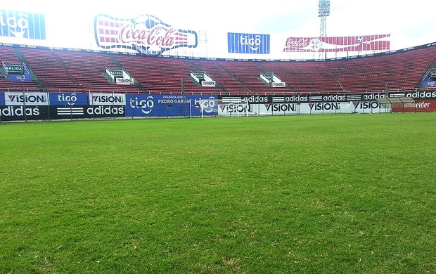 estádio Defensores del Chaco jogo Olimpia Fluminense (Foto: Rafael Cavalieri)