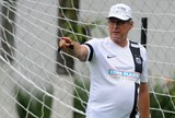 Oswaldo relaciona seis atacantes e faz lista com 18 para enfrentar Mogi Oswaldo relaciona seis atacantes e faz lista com 18 para enfrentar Mogi