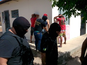 Foram cumpridos dez mandados de prisão preventiva na cidade de Piripiri. (Foto: Divulgação/Polícia Civil)