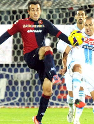 Thiago Ribeiro (E), Cagliari e Napoli (Foto: Getty Images)