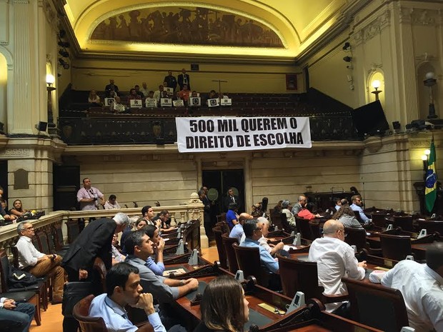 Manifestantes em favor do Uber assistiram audiência (Foto: Divulgação/ Câmara Municipal Rio de Janeiro)
