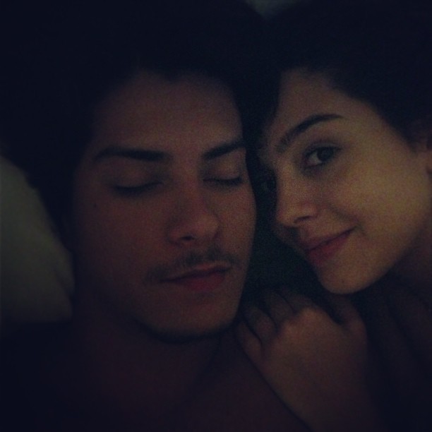 Giovanna Lancellotti posta foto do namorado dormindo e se declara (Foto: Instagram)