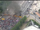 Manifestantes pró-governo fecham vias importantes em SP