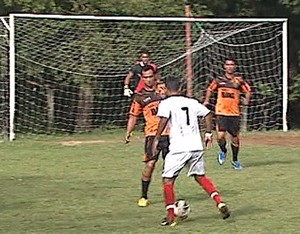 Campeonato de Férias no campo do Calafate (Foto: Reprodução/TV Acre)