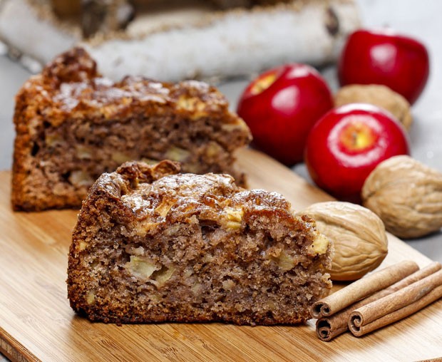 BOLO DE BANANA COM MAÇÃ E AVEIA, BOLO FIT