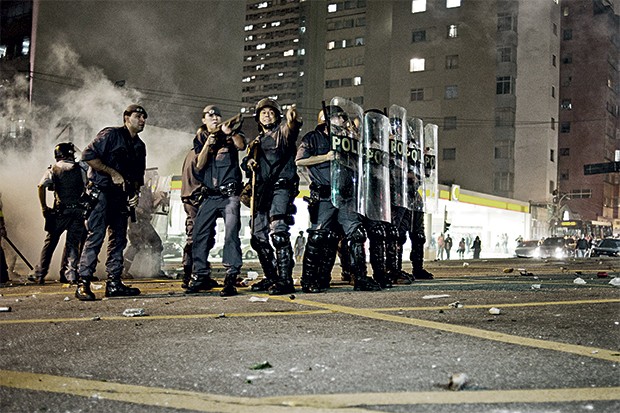 violência policial (Foto: Felipe Paiva/Frame/Ae)
