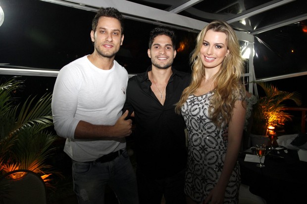 Ex-BBBs Eliézer, Fernanda e André (Foto: Gil Rodrigues / FotoRioNews)