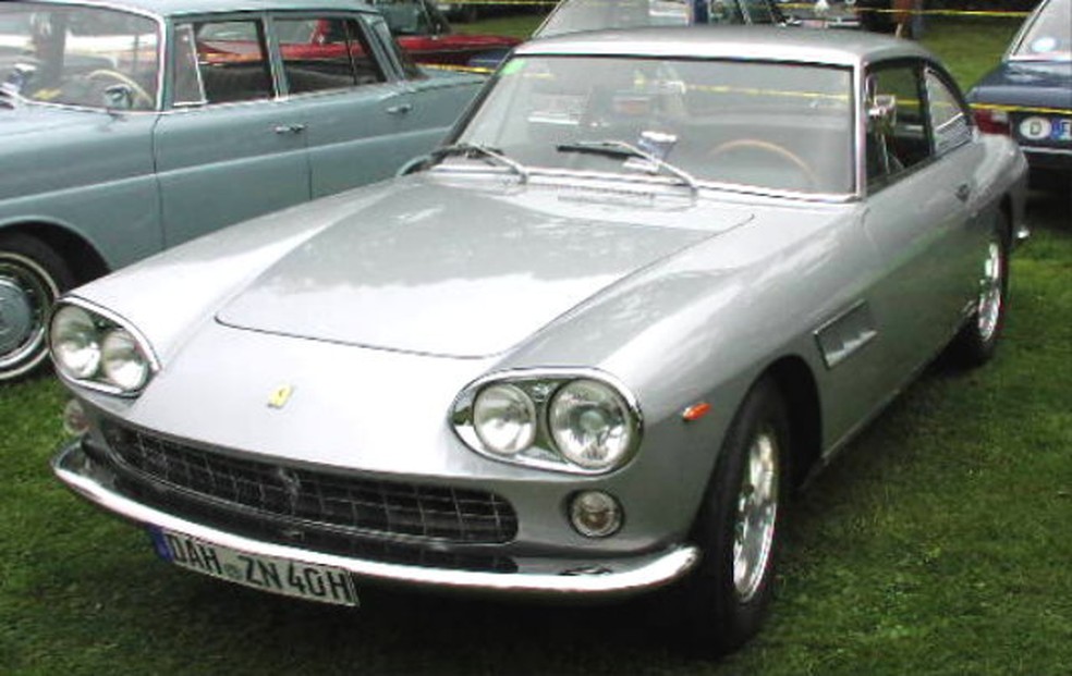 Ferrari 330 GT 2+2 Pininfarina, de 1964 (Foto: Wikimedia)