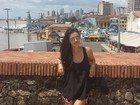 Mariana Rios mostra foto durante visita a cartão postal de Belém