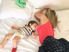 Rodrigão 'ataca' de paparazzo e mostra Adriana amamentando o filho 