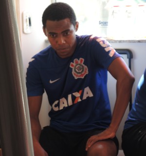 Regularização de Elias causará mudança na equipe do Corinthians
