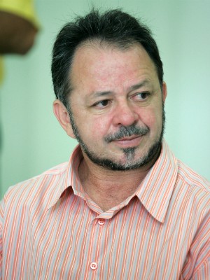 Acrísio Sena, do PT, vai apoiar outro pré-candidato petista, Elmano de Freitas. (Foto: Alex Costa/Agência Diário) Acrísio Sena, do PT, vai apoiar outro pré-candidato petista, Elmano de Freitas. (Foto: Alex Costa/Agência Diário)