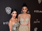 Kylie Jenner usa transparência para badalar com Kourtney Kardashian