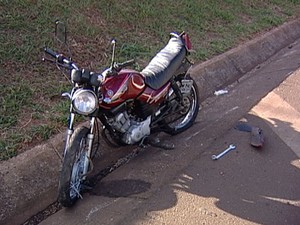 G1 Mulher cai da moto é atropelada por caminhão e morre na BR 050 em