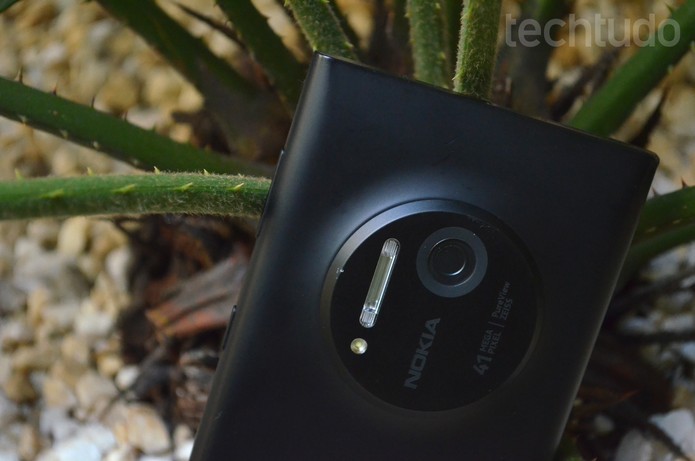 Destaque do Lumia 1020 é a poderosa câmera de 41 megapixels (Foto: Luciana Maline/TechTudo)