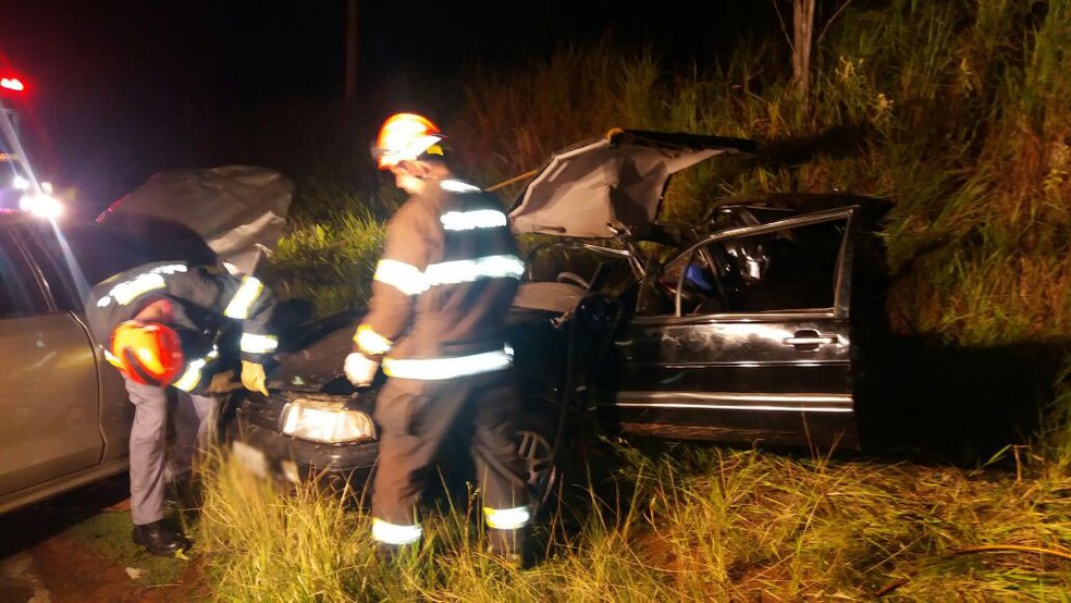 Perícia foi acionada no local do acidente (Foto: Mariane Santos/TV Fronteira)