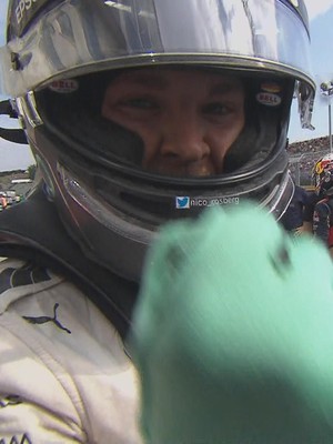 Nico Rosberg comemora a pole position no GP da Hungria (Foto: Reprodução) Nico Rosberg comemora a pole position no GP da Hungria (Foto: Reprodução)