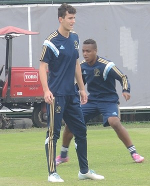 Com garotos da base, Gareca define lista de relacionados do Palmeiras