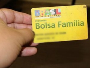 Cartão do Bolsa Família que pertence ao suspeito, segundo a polícia (Foto: SIG/Polícia Civil)
