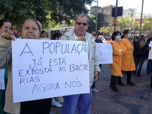 protesto; hospital; pronto socorro; hps; porto alegre; rio grande do sul (Foto: Roberta Salinet/RBS TV)