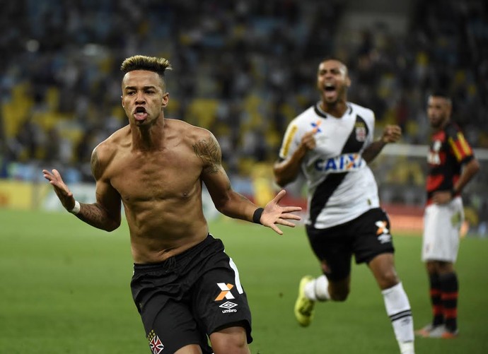 Rafael Silva comemora gol em cima do Flamengo (Foto: André Durão)