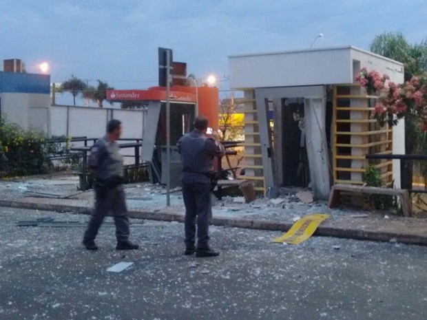 G Criminosos Explodem Caixas Eletr Nicos Em Aeroporto De Rio Preto