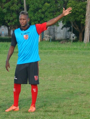 Neílson, meia do Flamengo-PI (Foto: Renan Morais/GLOBOESPORTE.COM)