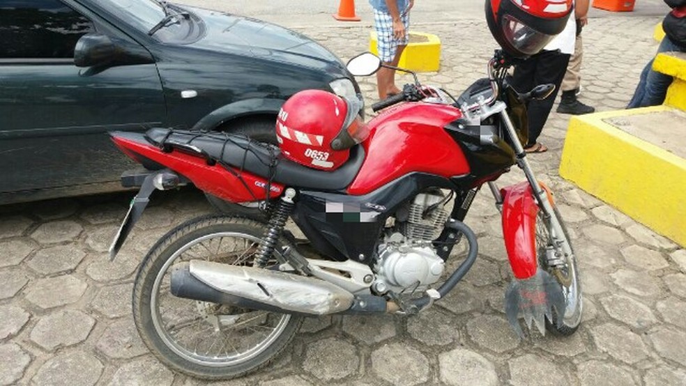 Materia apreendido foi levado à delegacia regional (Foto: Divulgação/PRF)